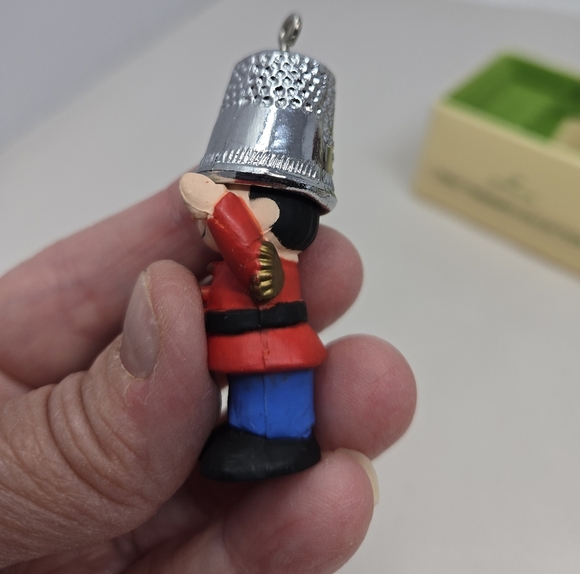 Hallmark 1979 Ornament "A Christmas Salute" Tree Trimmer Holiday Collection - Picture 3 of 10